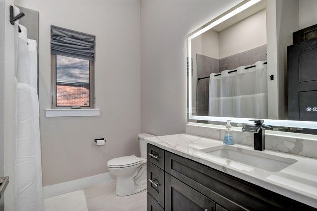 348 W Monarchwood Drive, Nixa, MO 65714