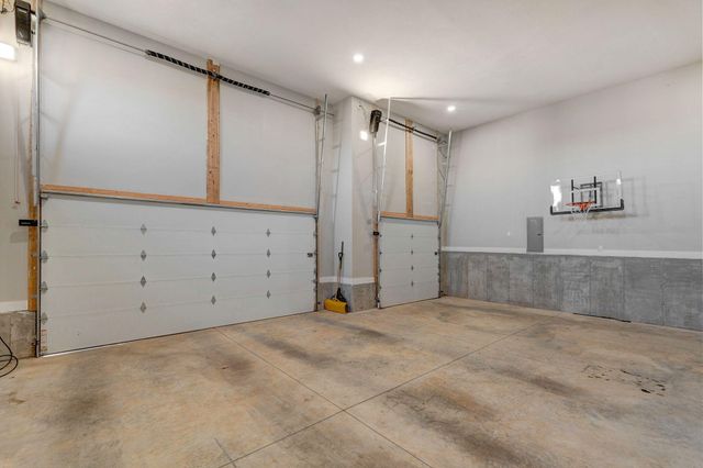 348 W Monarchwood Drive, Nixa, MO 65714