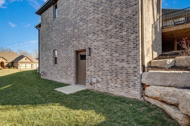 348 W Monarchwood Drive, Nixa, MO 65714
