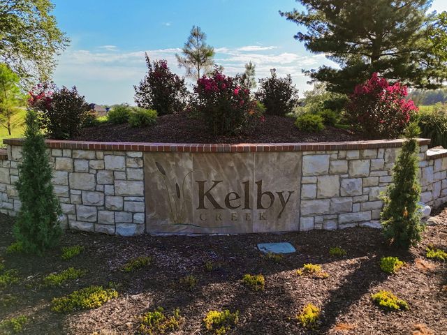 348 W Monarchwood Drive, Nixa, MO 65714