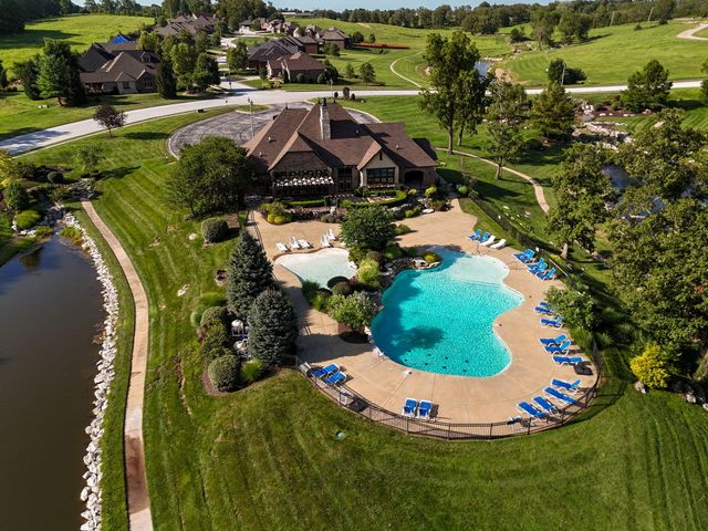 348 W Monarchwood Drive, Nixa, MO 65714