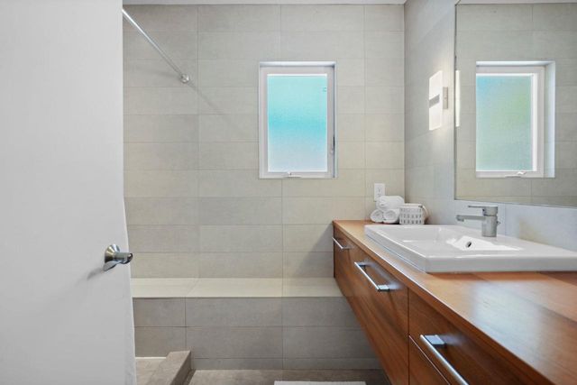 223 N Baldwin Street, Madison, WI 53703