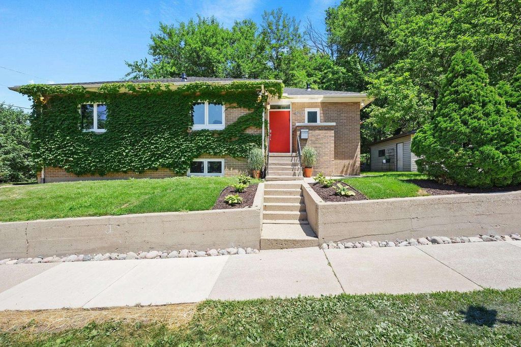 223 N Baldwin Street, Madison, WI 53703