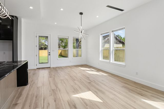 3513 Nomas Street, Dallas, TX 75216