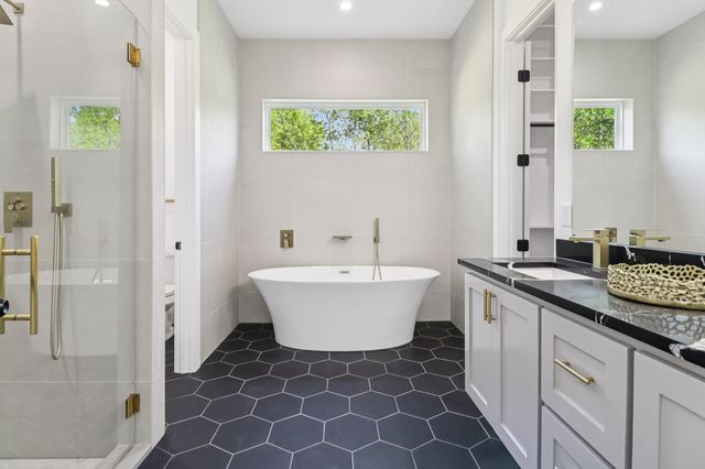 3513 Nomas Street, Dallas, TX 75216