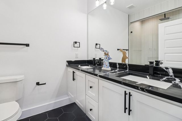 3513 Nomas Street, Dallas, TX 75216