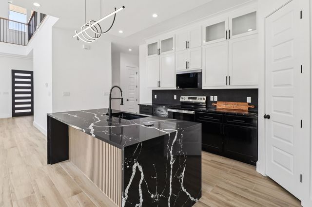 3513 Nomas Street, Dallas, TX 75216