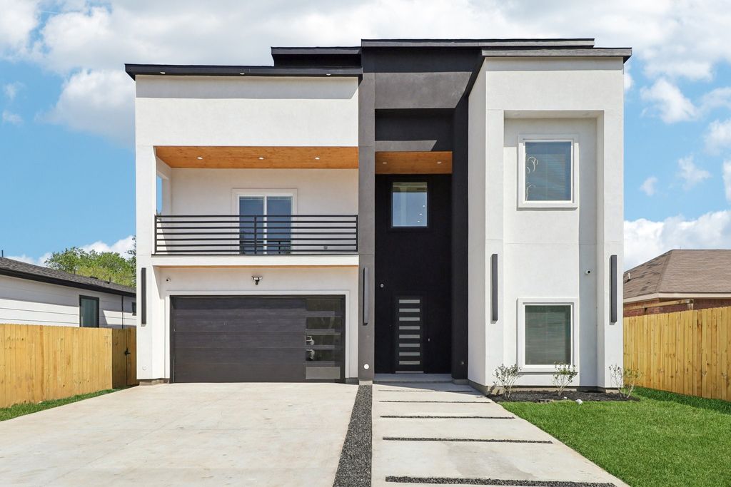 3513 Nomas Street, Dallas, TX 75216