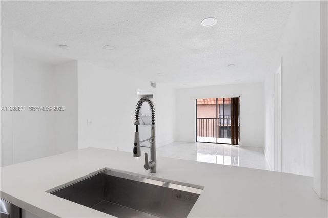 6580 W 27th Court 58-21, Hialeah, FL 33016