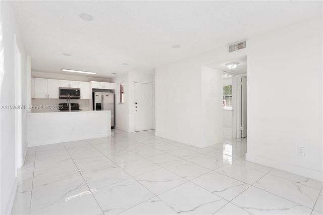 6580 W 27th Court 58-21, Hialeah, FL 33016