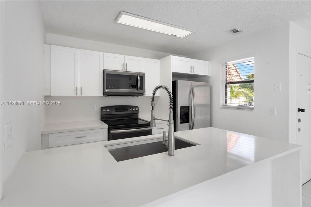 6580 W 27th Court 58-21, Hialeah, FL 33016