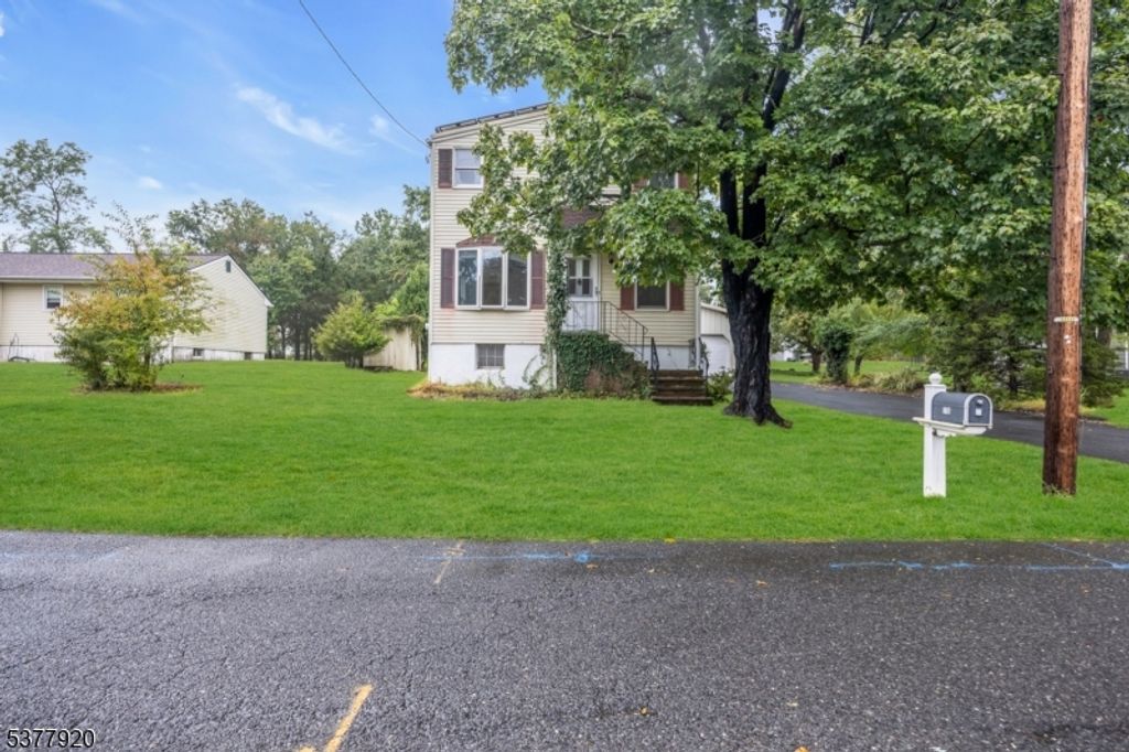 110 Maple St, Bridgewater Twp., NJ 08807