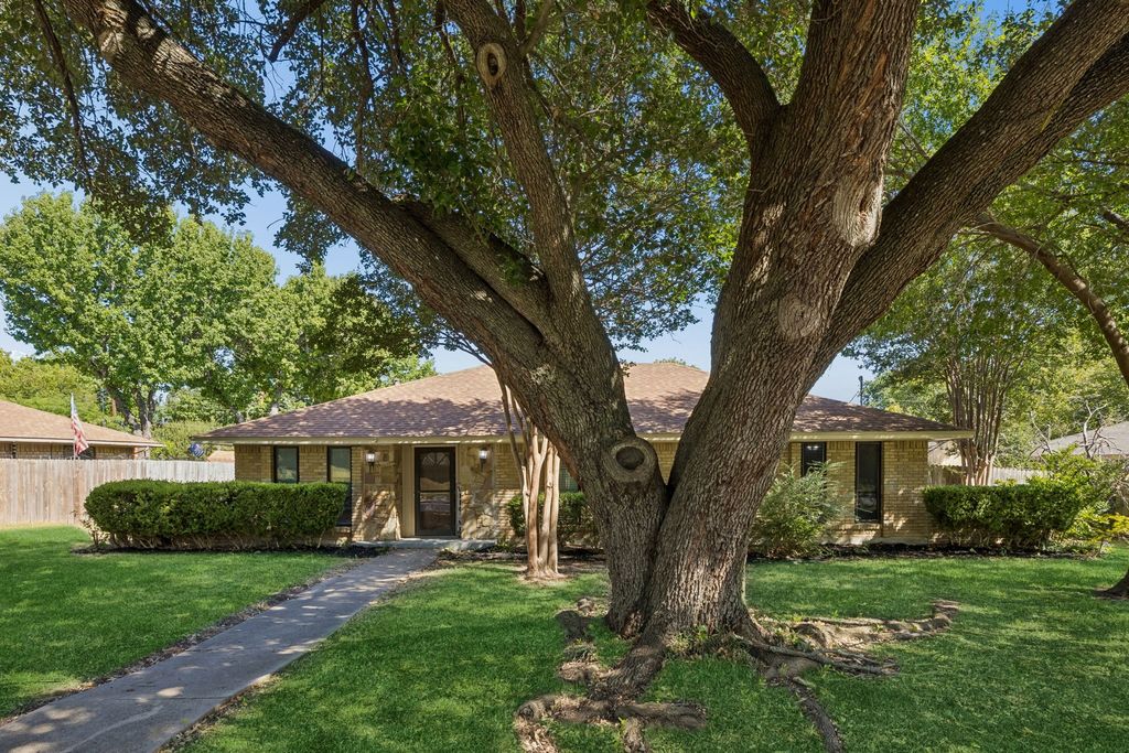 117 Wesley Drive, Desoto, TX 75115