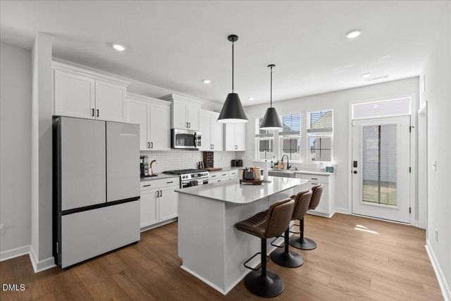 33 Pear Blossom Pkwy, Clayton, NC 27520