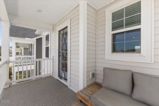 33 Pear Blossom Pkwy, Clayton, NC 27520