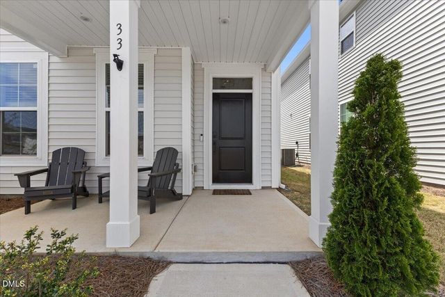 33 Pear Blossom Pkwy, Clayton, NC 27520