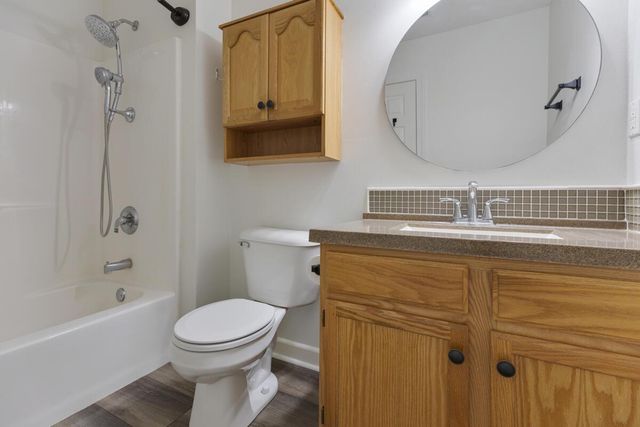 S77W19599 Lakewood DRIVE, Muskego, WI 53150