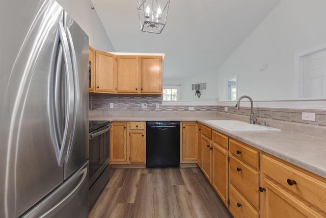 S77W19599 Lakewood DRIVE, Muskego, WI 53150