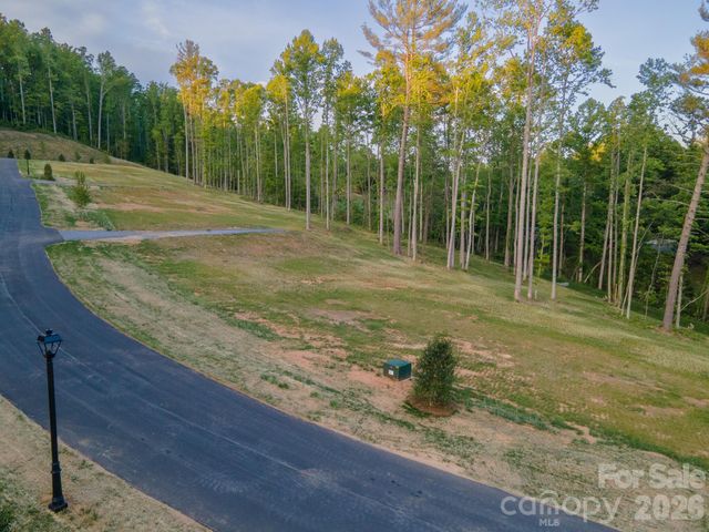 425 Irvine Drive, Fairview, NC 28730