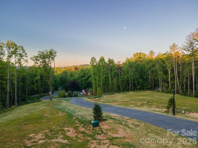 425 Irvine Drive, Fairview, NC 28730