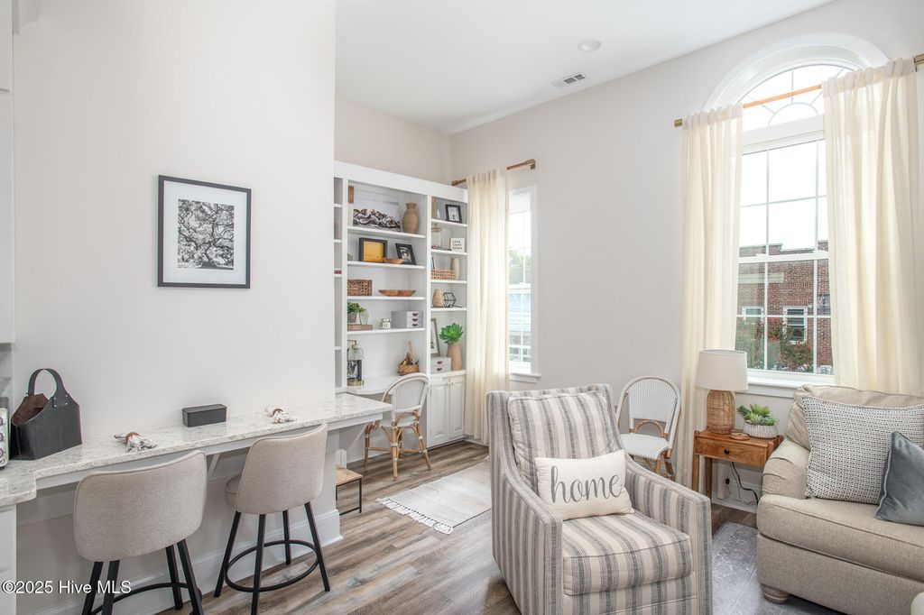 Image 10 of property listing at 121 Turner Street, Beaufort, NC 28516