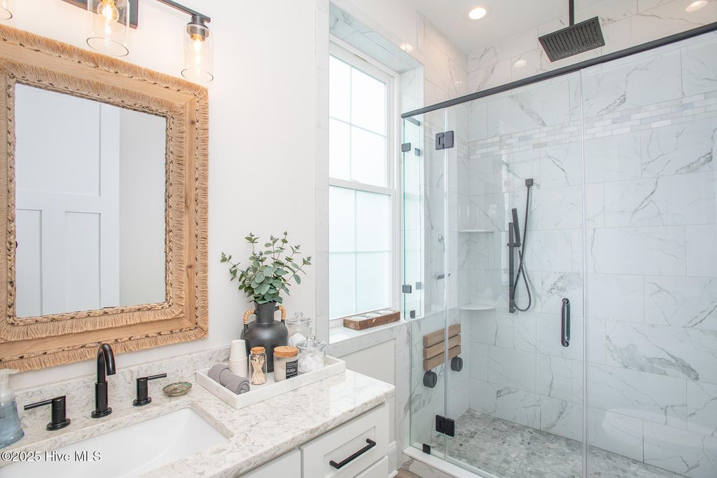 Image 17 of property listing at 121 Turner Street, Beaufort, NC 28516