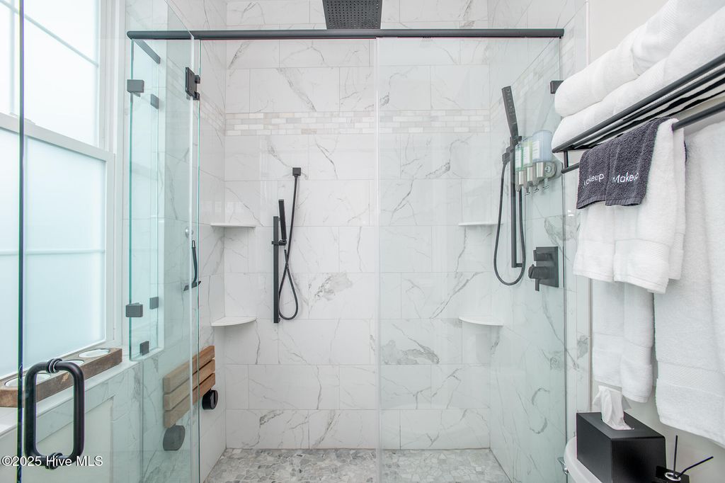 Image 18 of property listing at 121 Turner Street, Beaufort, NC 28516