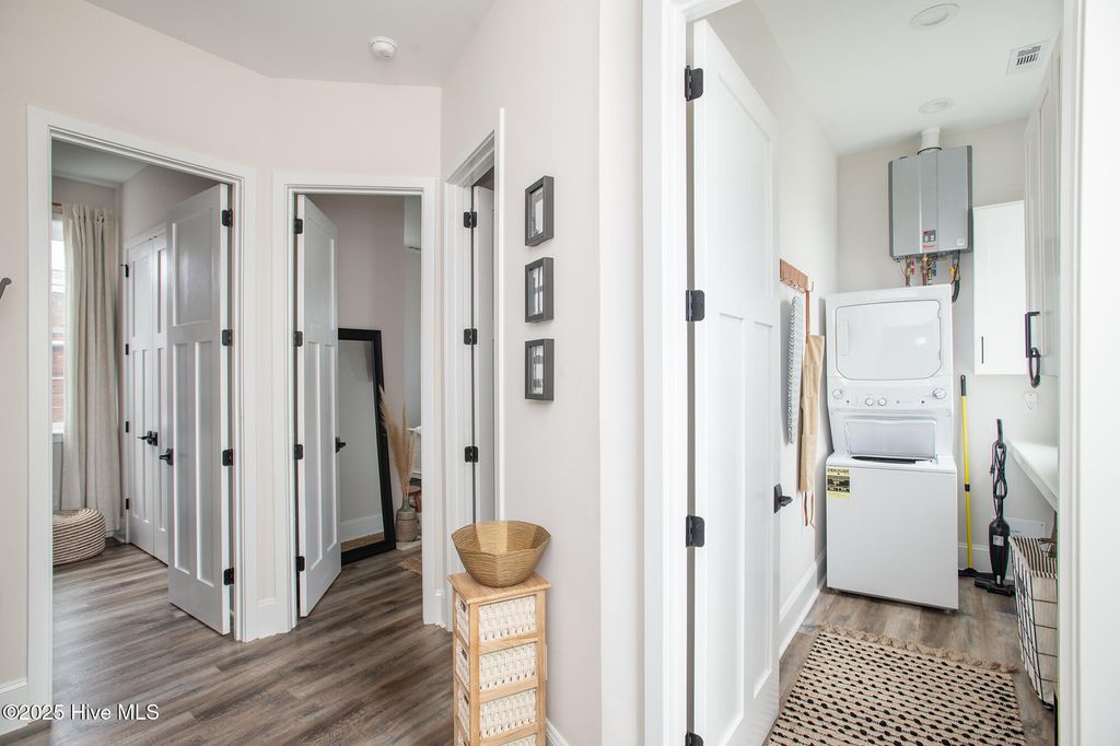 Image 21 of property listing at 121 Turner Street, Beaufort, NC 28516