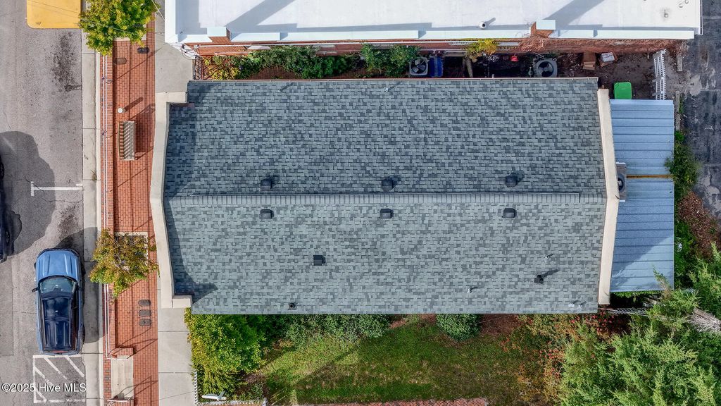 Image 29 of property listing at 121 Turner Street, Beaufort, NC 28516