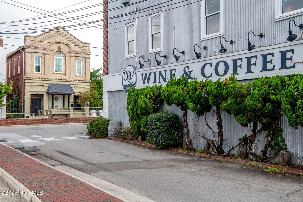 Image 32 of property listing at 121 Turner Street, Beaufort, NC 28516