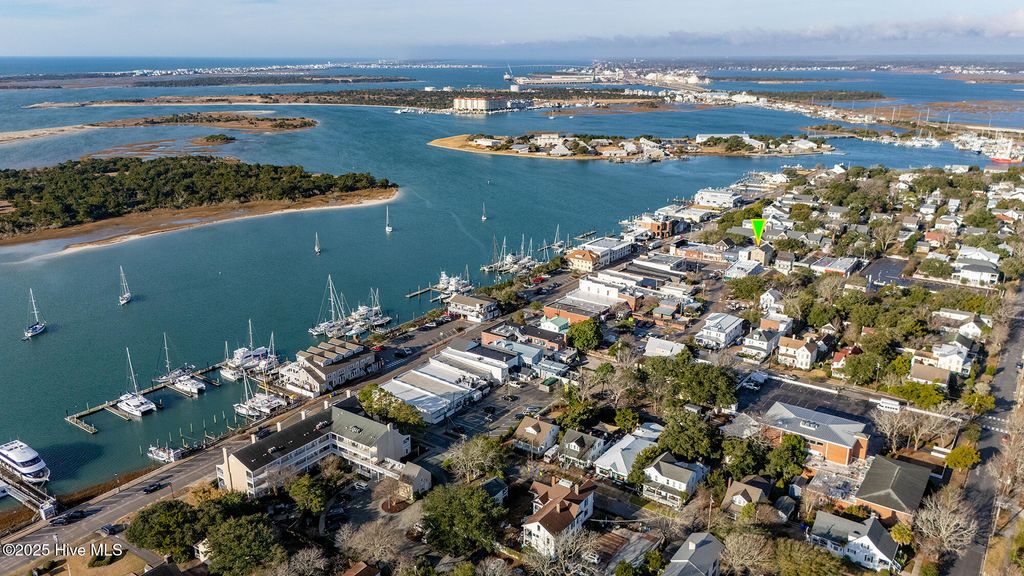 Image 35 of property listing at 121 Turner Street, Beaufort, NC 28516