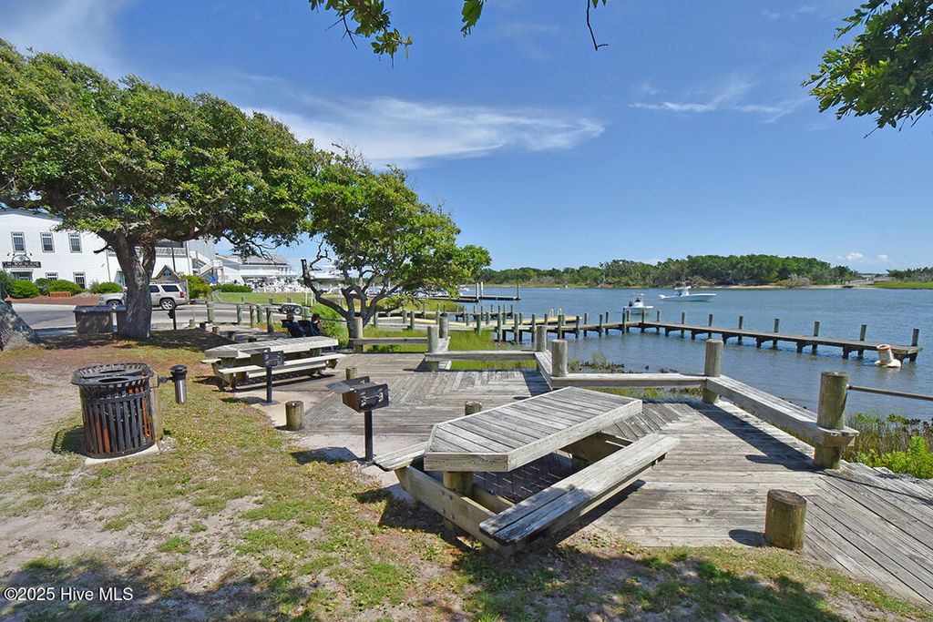 Image 37 of property listing at 121 Turner Street, Beaufort, NC 28516