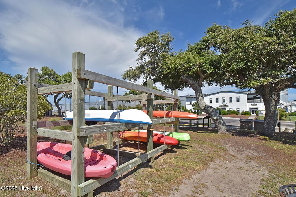 Image 39 of property listing at 121 Turner Street, Beaufort, NC 28516