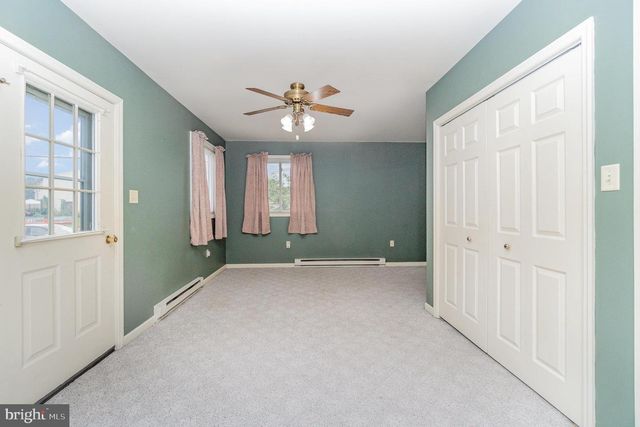 50 EISENHOWER DR, Chambersburg, PA 17201