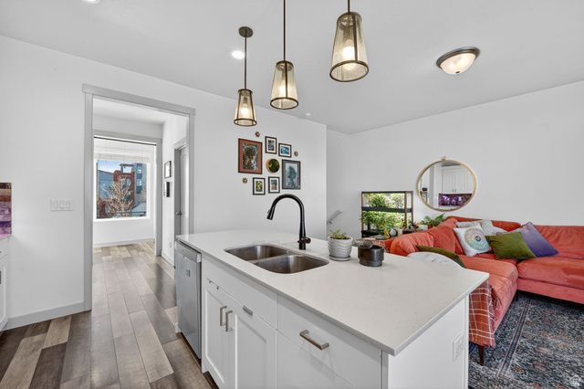 5004 W DAYBREAK PKWY, South Jordan, UT 84009