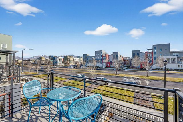 5004 W DAYBREAK PKWY, South Jordan, UT 84009