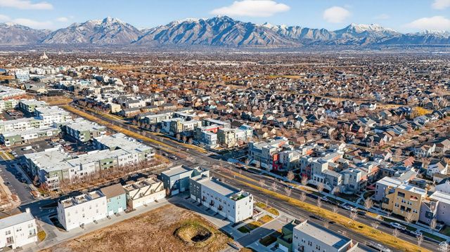 5004 W DAYBREAK PKWY, South Jordan, UT 84009