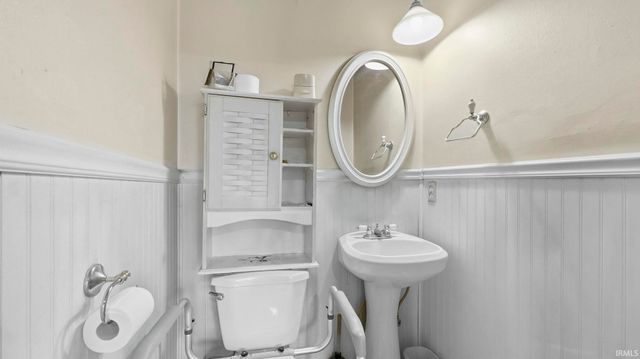 4615 Golfview Drive, Fort Wayne, IN 46818