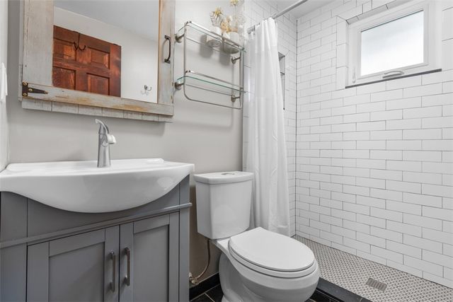 500 Hiland Ave, Coraopolis, PA 15108