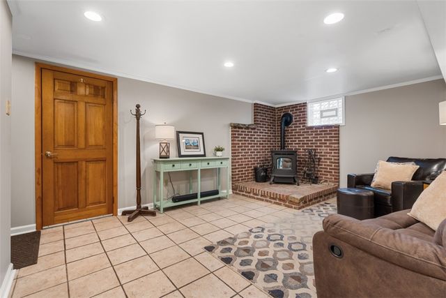 500 Hiland Ave, Coraopolis, PA 15108