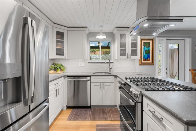 500 Hiland Ave, Coraopolis, PA 15108