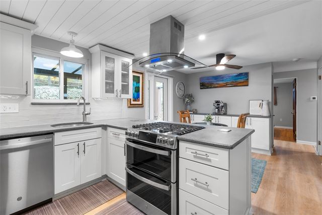 500 Hiland Ave, Coraopolis, PA 15108