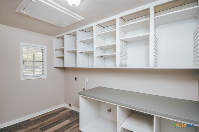 2206 E Stayton Avenue, Victoria, TX 77901