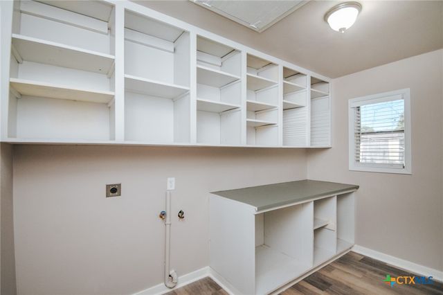 2206 E Stayton Avenue, Victoria, TX 77901