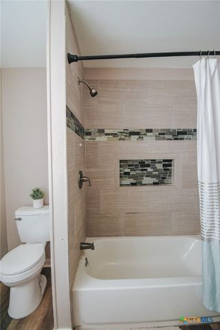 2206 E Stayton Avenue, Victoria, TX 77901