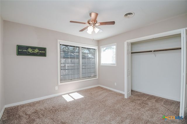 2206 E Stayton Avenue, Victoria, TX 77901