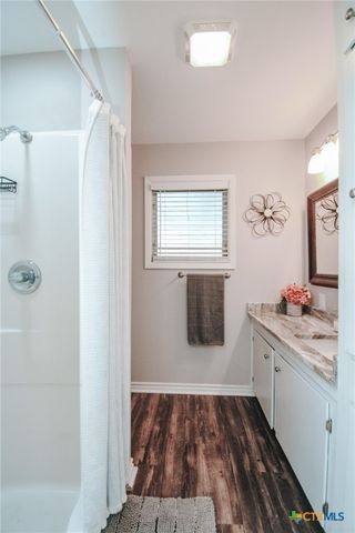 2206 E Stayton Avenue, Victoria, TX 77901