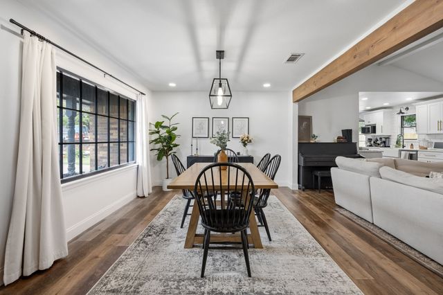 812 Prestwick Street, Bedford, TX 76022