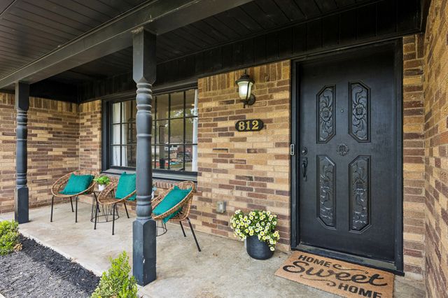 812 Prestwick Street, Bedford, TX 76022