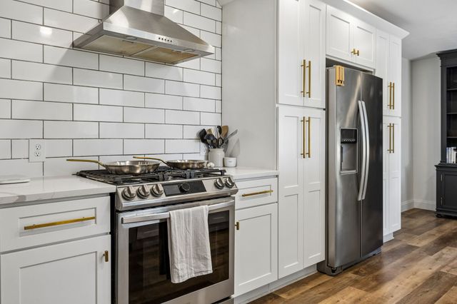 812 Prestwick Street, Bedford, TX 76022